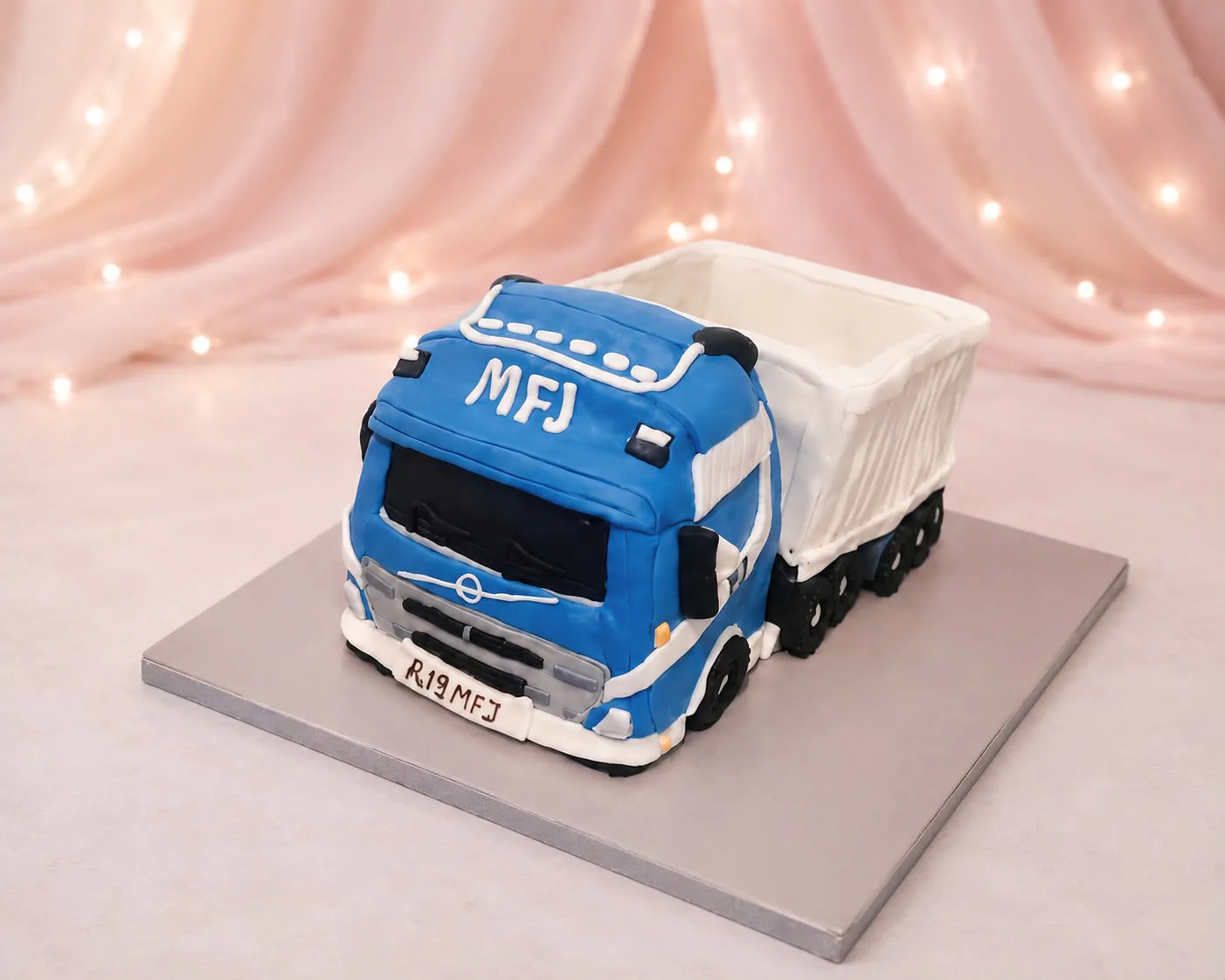 Men’s sculpted lorry cake handmade by Anila in Norwich